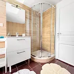 Très Beau T2 Classé à 5 Min Des Thermes Et Parcs Apartamento