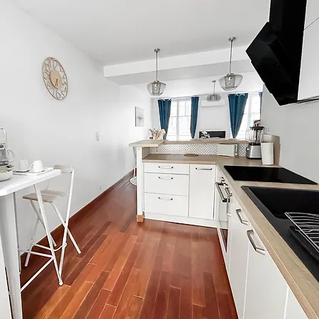 Elegant F2 Dans Le Triangle D'or Apartment