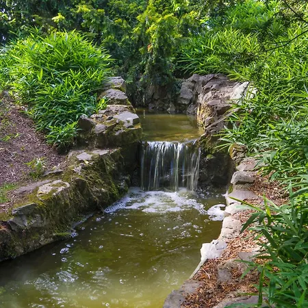 Elegant F2 Dans Le Triangle D'or Apartment *